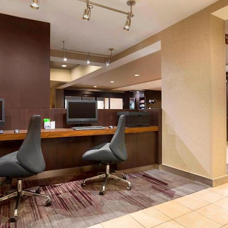 Courtyard By Marriott Champaign Hotel Ngoại thất bức ảnh