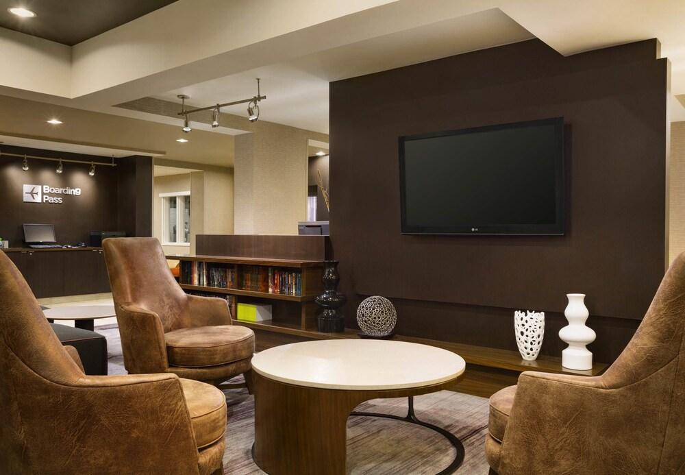 Courtyard By Marriott Champaign Hotel Ngoại thất bức ảnh