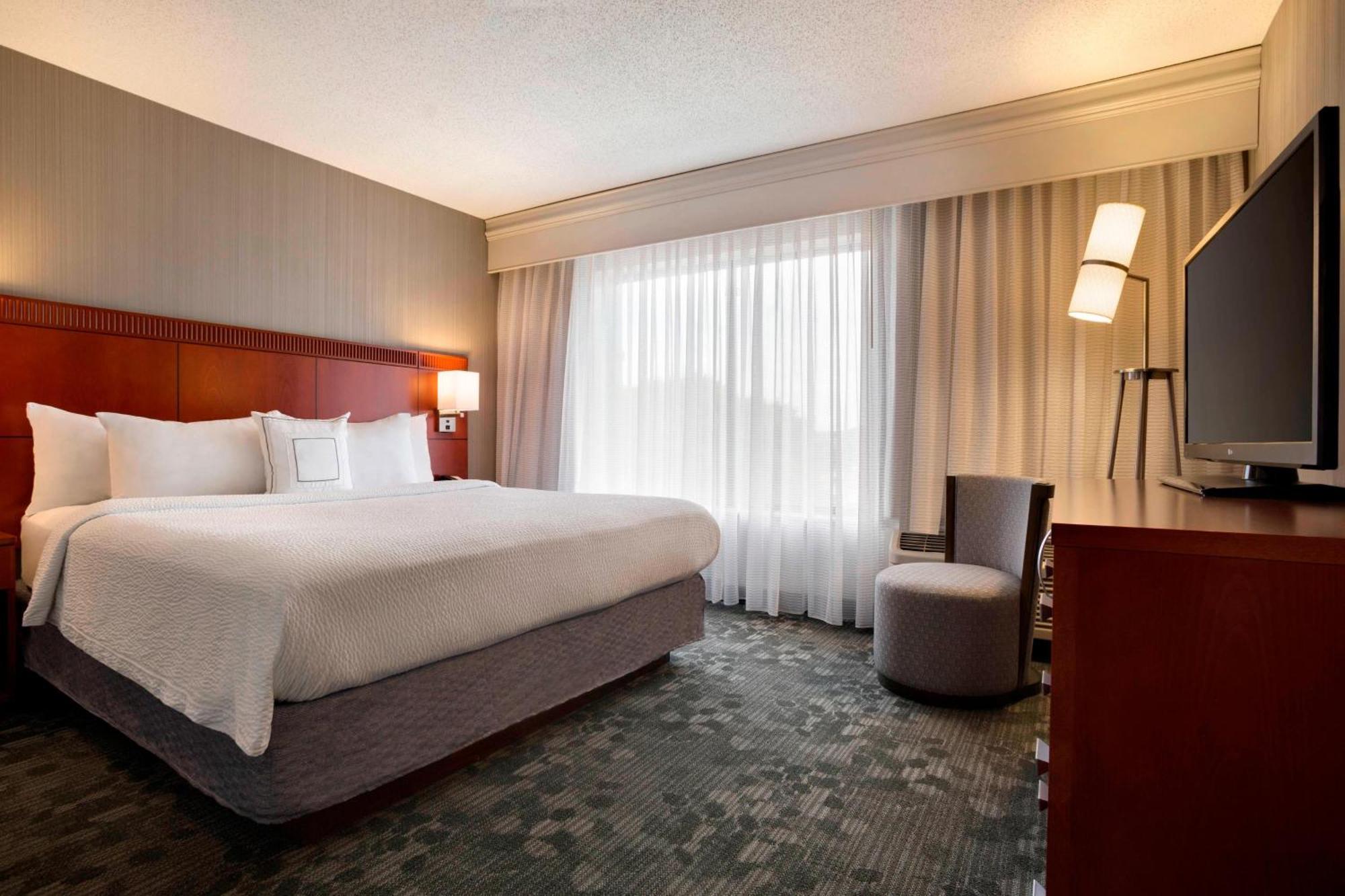 Courtyard By Marriott Champaign Hotel Ngoại thất bức ảnh