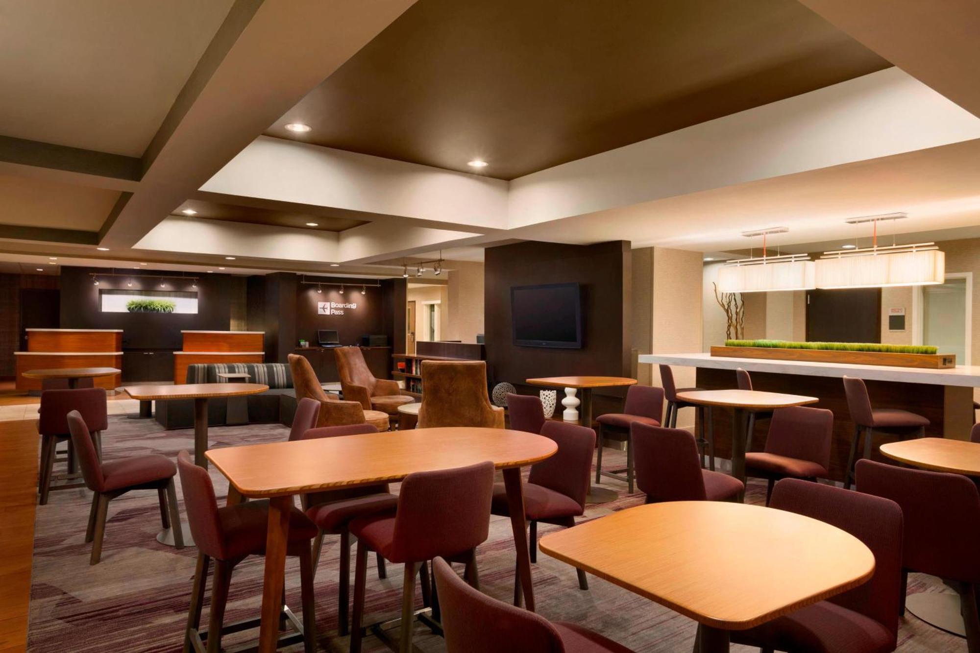 Courtyard By Marriott Champaign Hotel Ngoại thất bức ảnh