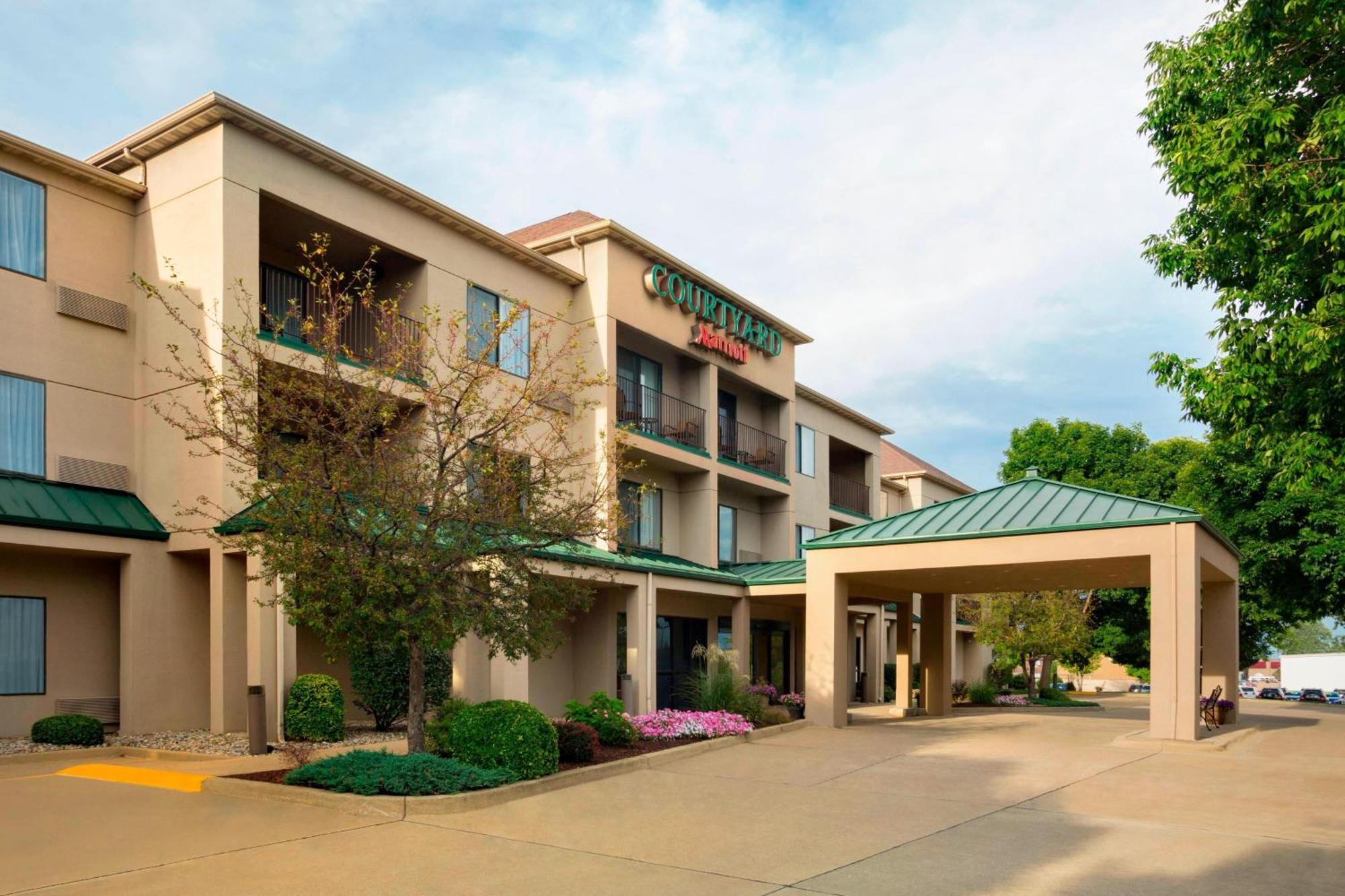 Courtyard By Marriott Champaign Hotel Ngoại thất bức ảnh