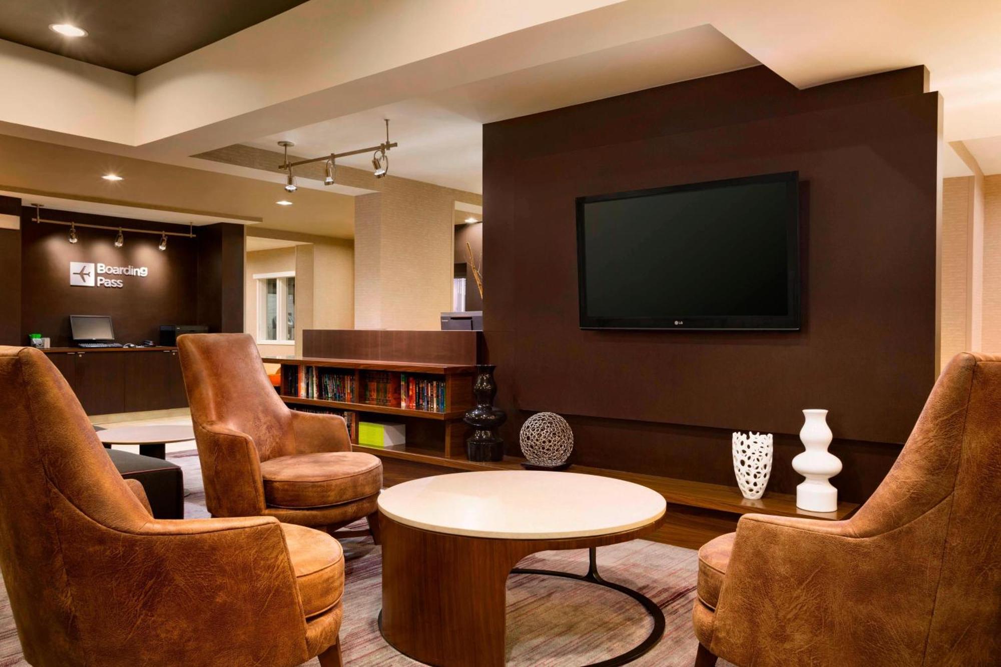 Courtyard By Marriott Champaign Hotel Ngoại thất bức ảnh